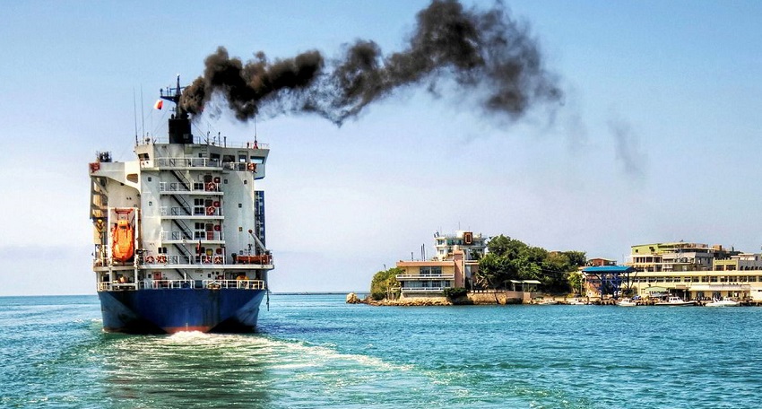 Black carbon air emission from ships funnel 